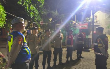 Patroli Malam Gabungan Polsek Kepulauan Seribu Utara, Cegah Guantibmas dan Sosialisasikan Layanan 110