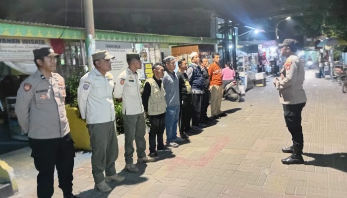 Patroli Malam Gabungan, Polsek Kepulauan Seribu Selatan Intensifkan Sosialisasi Layanan 110 dan Antisipasi Gangguan Kamtibmas