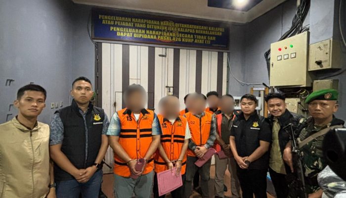 Korupsi Kredit Fiktif Bank Plat Merah Terungkap, Kejari Kabupaten Sukabumi Tahan 8 Tersangka