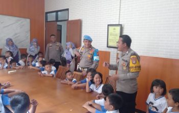 Polisi Sahabat Anak, Murid TK Pulau Tidung Belajar Profesi Kepolisian di Polsek Kepulauan Seribu Selatan