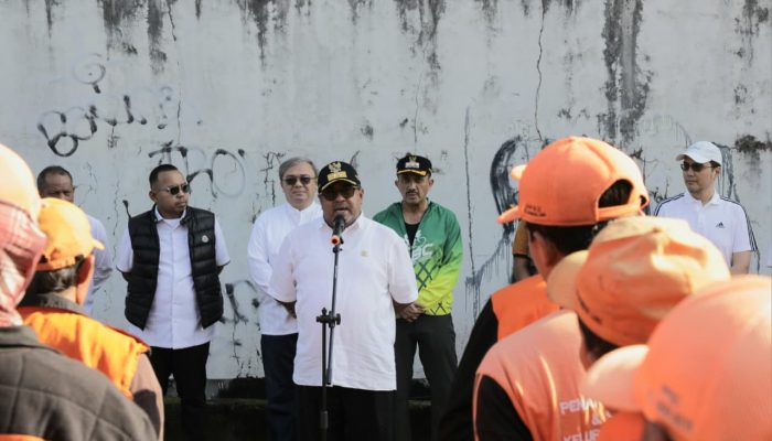 Wagub Rano Hadiri Kerja Bakti Penertiban Parkir Liar demi Keamanan dan Kenyamanan Warga Jakarta