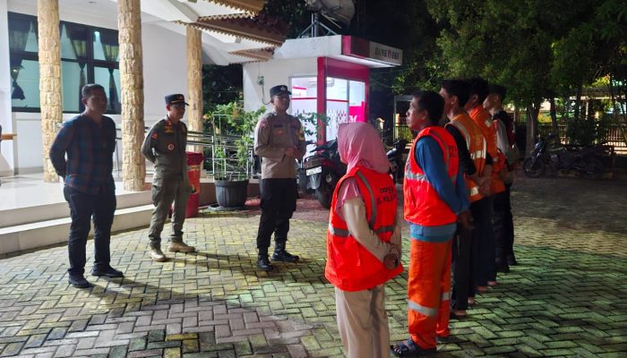 Patroli Gabungan Siskamling, Polsek Kepulauan Seribu Selatan Perkuat Pencegahan Kejahatan dan Sosialisasi Layanan 110