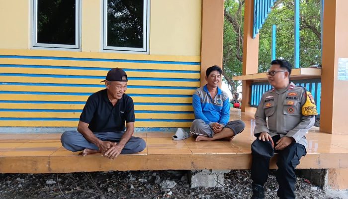 Bhabinkamtibmas Pulau Untung Jawa Sambangi Warga, Sosialisasikan Layanan Polri 110 Gratis 24 Jam