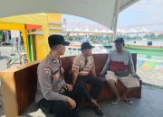 Bhabinkamtibmas Pulau Kelapa Sambangi Warga, Sosialisasikan Layanan Polri 110 dan Perkuat Kamtibmas