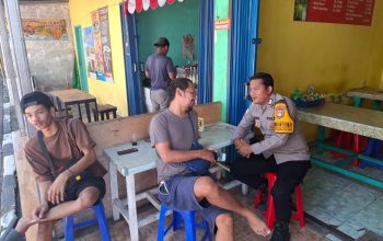 Bhabinkamtibmas Pulau Tidung Aktif Sambangi Warga, Sosialisasikan Layanan Polri 110