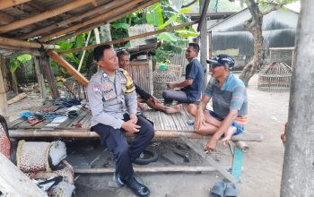 Bhabinkamtibmas Pulau Lancang Sambang Warga, Sosialisasikan Layanan Polri 110 dan Perkuat Kamtibmas