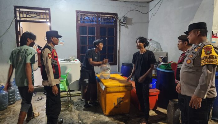 Patroli Gabungan Malam, Polsek Kepulauan Seribu Utara Cegah Guantibmas dan Sosialisasikan Layanan 110