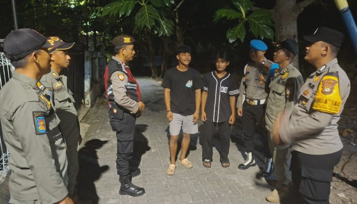 Patroli Gabungan Malam Polsek Kepulauan Seribu Selatan Intensifkan Sosialisasi Layanan 110 dan Antisipasi Guantibmas