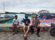 Bhabinkamtibmas Pulau Kelapa Sambangi Warga, Sosialisasikan Layanan Polri 110 dan Perkuat Kamtibmas