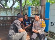 Bhabinkamtibmas Pulau Tidung Sambang Warga, Sosialisasikan Layanan Polri 110 dan Himbau Cegah Paham Radikal