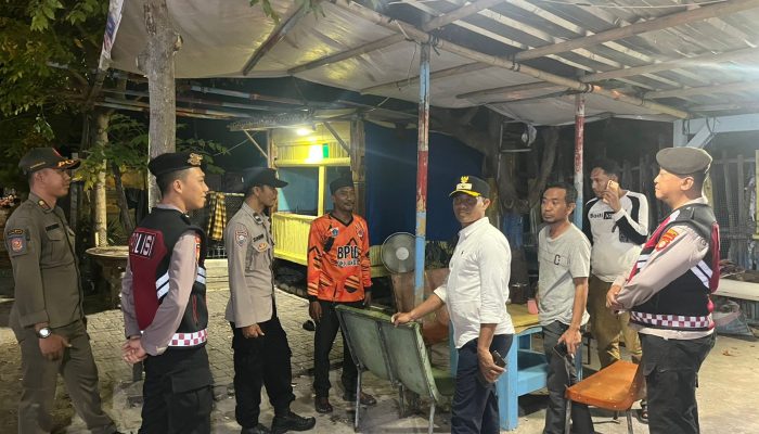 Patroli Gabungan Polsek Kepulauan Seribu Utara Intensifkan Siskamling dan Sosialisasi Layanan Polri 110