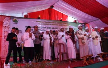 Polres Kepulauan Seribu Humanis Amankan Haul Habib Ali Bin Ahmad Bin Zen Al-‘Aidid ke-135, Ribuan Jamaah Khusyuk Hadiri Wisata Religi di Pulau Panggang