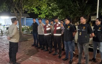 Patroli Malam Gabungan Polsek Kepulauan Seribu Selatan Sosialisasikan Layanan 110 dan Barcode Pengaduan Masyarakat