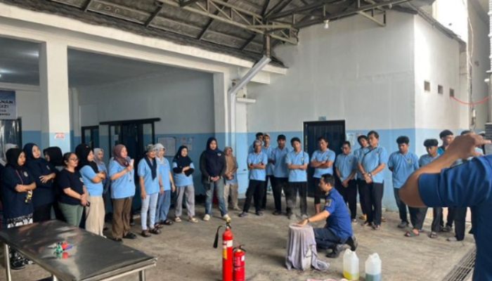 Polres Kepulauan Seribu Gelar Sosialisasi Keselamatan Kerja bagi Relawan SPPG Polri Cipinang Muara 4