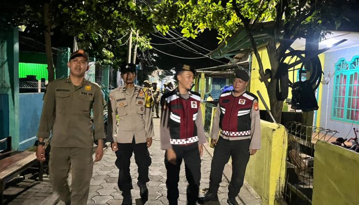 TNI-Polri Bersama Satpol PP dan Potmas Gelar Patroli Malam dan Sosialisasi Layanan 110 Antisipasi Tawuran serta 3C di Kepulauan Seribu Utara