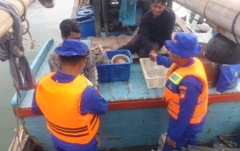 Satpolairud Polres Kepulauan Seribu Patroli Dialogis Laut, Antisipasi 3C dan Sosialisasikan Call Center 110