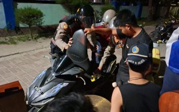 Patroli Dini Hari Polsek Kepulauan Seribu Selatan Sosialisasikan Layanan 110, Antisipasi 3C dan Gangguan Kamtibmas