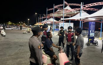 Patroli Gabungan Polsek Kepulauan Seribu Utara Perkuat Pencegahan 3C dan Sosialisasi 110 Demi Ciptakan Wisata Aman Libur Panjang