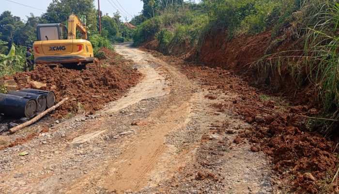Harapan Warga Terwujud, DPU Kabupaten Sukabumi Realisasikan Perbaikan Ruas Jalan Cijaksa–Mataram