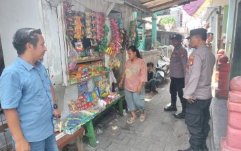 Layanan cepat Hotline 110, Polsek Kepulauan Seribu Utara respons aduan warga dan selesaikan permasalahan secara humanis