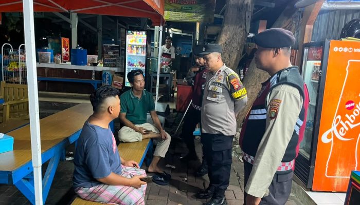 Patroli Malam Jakarta On The Spot, Polsek Kepulauan Seribu Selatan Sosialisasikan Layanan Polri 110 dan Keselamatan Wisata