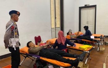 Brimob Polda Metro Jaya Gelar Donor Darah HUT Bhayangkara ke-80, Libatkan 100 Personel   