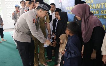 Kapolres Kepulauan Seribu Pimpin Bakti Sosial, Kesehatan dan Religi di Pulau Untung Jawa Sambut Hari Bhayangkara ke-80