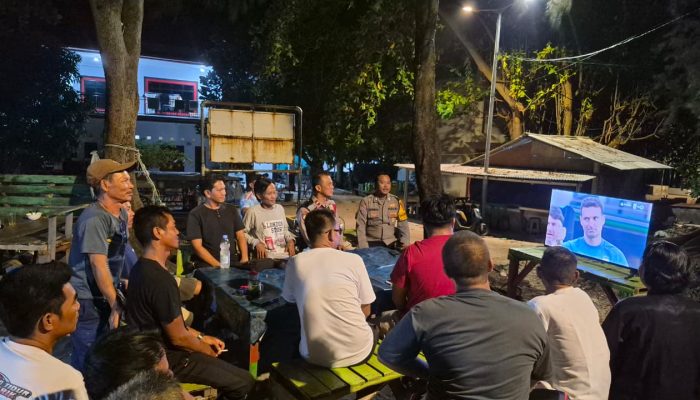 Nobar Piala Dunia 2026 di Pulau Pari, Polisi dan Warga Perkuat Kebersamaan Sambil Jaga Kamtibmas