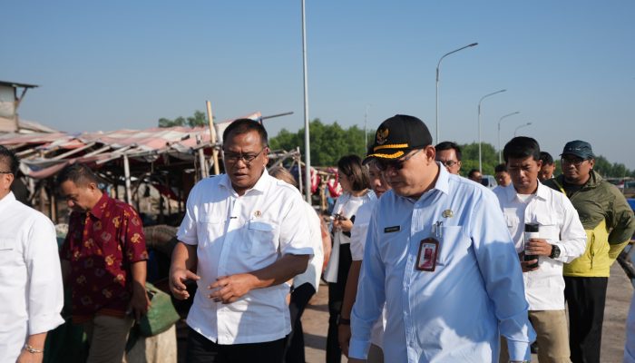 Menteri LH Lakukan Kunjungan Kerja ke Kawasan Muara Angke 
