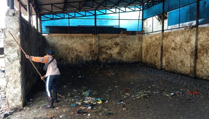 Penumpukan Sampah di TPS Rusun Waduk Pluit Sudah dibersihkan 