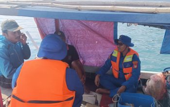 Jakarta On The Spot, Satpolairud Polres Kepulauan Seribu Sambangi Nelayan, Imbau Keselamatan Melaut dan Sosialisasikan Layanan Polisi 110