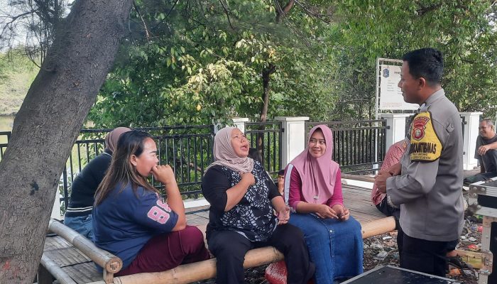 Bhabinkamtibmas Pulau Lancang Sambang Warga Melalui Jakarta On The Spot, Sosialisasikan Layanan Polri 110