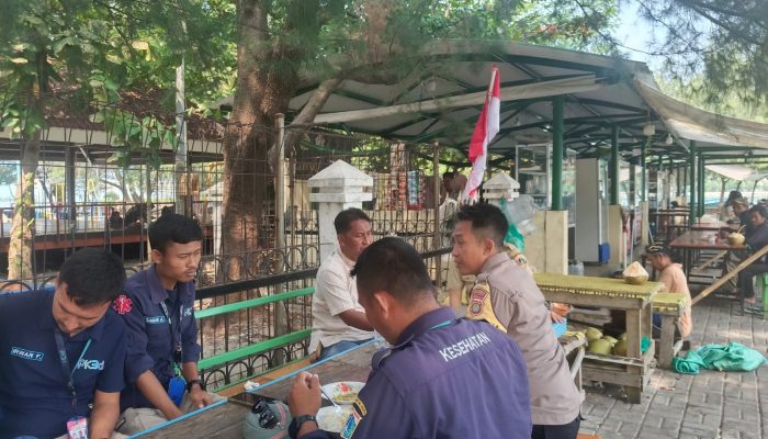 Jakarta On The Spot di Pulau Kelapa, Bhabinkamtibmas Ajak Warga Manfaatkan Layanan Polri 110