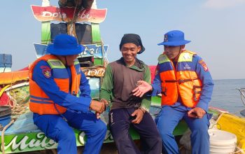 Jakarta On The Spot, Satpolairud Polres Kepulauan Seribu Sosialisasikan Layanan Polisi 110, Imbau Nelayan Hindari Alat Tangkap Terlarang