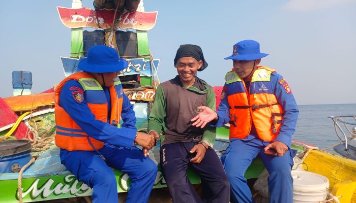 Jakarta On The Spot, Satpolairud Polres Kepulauan Seribu Sosialisasikan Layanan Polisi 110, Imbau Nelayan Hindari Alat Tangkap Terlarang