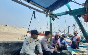 Bhabinkamtibmas Pulau Lancang Sambangi Nelayan Lewat Jakarta On The Spot, Sosialisasikan Layanan Polri 110