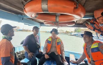 Jakarta On The Spot, Satpolairud Polres Kepulauan Seribu Sosialisasikan Layanan Polisi 110 dan Ajak Nelayan Tolak Alat Tangkap Terlarang