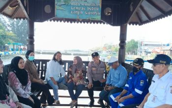 Jakarta On The Spot di Pulau Kelapa, Bhabinkamtibmas Ajak Warga Manfaatkan Layanan Polri 110