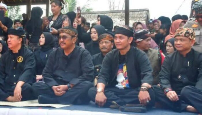 Kadispar Ali Iskandar Hadiri Seren Tahun Kasepuhan Sirnaresmi ke 447