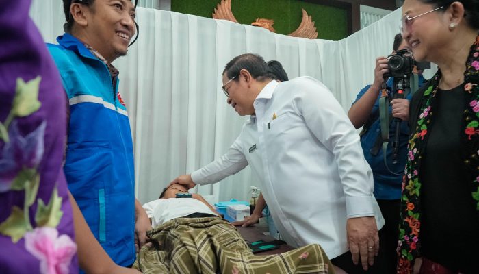 Khitanan Massal Raih Rekor MURI, Gubernur Pramono Dorong Jangkau Lebih Banyak Warga