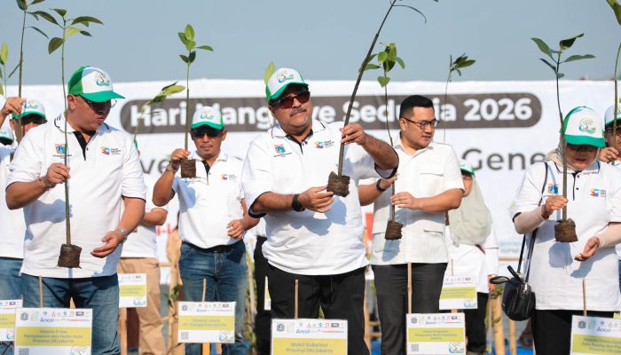 Lestarikan Ekosistem Pesisir Jakarta, Pemprov DKI Tanam 21.060 Mangrove di Lima Lokasi