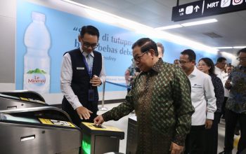 Pertama di Indonesia, Gubernur Pramono Luncurkan Pembayaran Nirsentuh MRT Jakarta