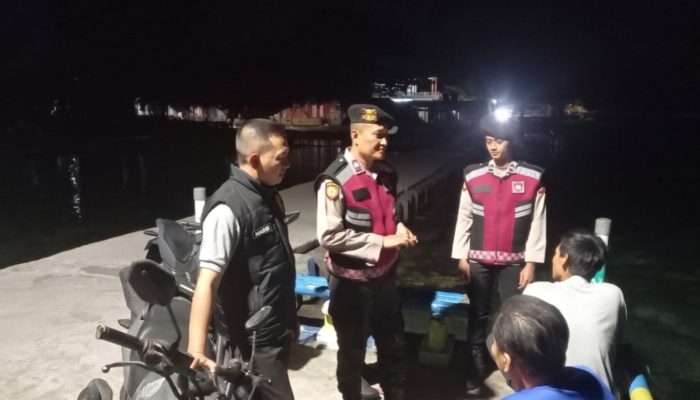 Patroli Malam Jakarta On The Spot, Polsek Kepulauan Seribu Selatan Maksimalkan Sosialisasi Layanan Polisi 110 di Kawasan Dermaga