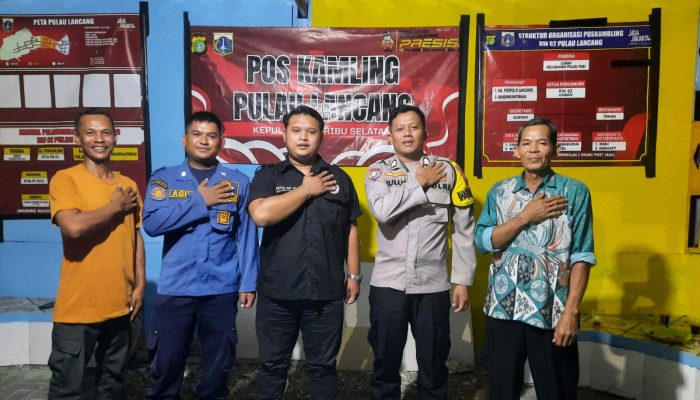 Patroli Malam Jakarta On The Spot, Polsek Kepulauan Seribu Selatan Maksimalkan Sosialisasi Layanan Polisi 110 di Kawasan Dermaga