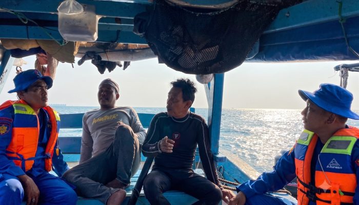 Jakarta On The Spot, Satpolairud Polres Kepulauan Seribu Sosialisasikan Layanan Polisi 110 dan Ajak Nelayan Tolak Alat Tangkap Terlarang