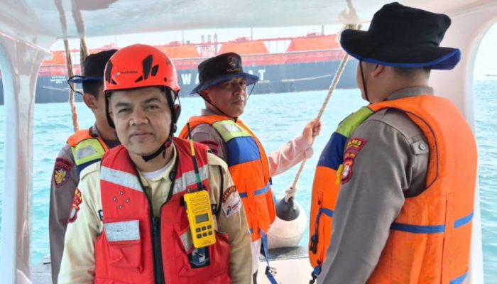 Jakarta On The Spot, Satpolairud Polres Kepulauan Seribu Sosialisasikan Layanan Polisi 110 dan Ajak Nelayan Tolak Alat Tangkap Terlarang