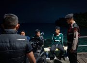 Patroli Malam Jakarta On The Spot, Polsek Kepulauan Seribu Selatan Hadir di Tengah Warga dan Sosialisasikan Layanan Polisi 110