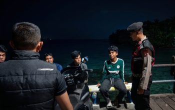 Patroli Malam Jakarta On The Spot, Polsek Kepulauan Seribu Selatan Hadir di Tengah Warga dan Sosialisasikan Layanan Polisi 110