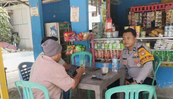 Jakarta On The Spot di Pulau Pari, Bhabinkamtibmas Imbau Warga Waspadai Hoaks Rencana Demonstrasi dan Potensi Kerusuhan