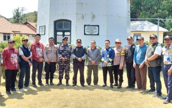 Bhabinkamtibmas Pulau Untung Jawa Monitoring Wilayah dan Sosialisasikan Layanan Polisi 110 di Pulau Resort